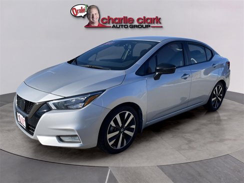Used 2021 Nissan Versa SR image 2