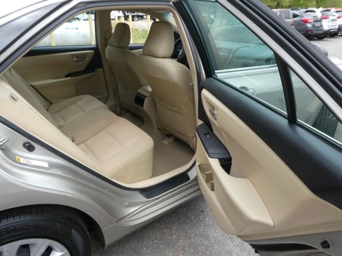 Used 2015 Toyota Camry LE image 19