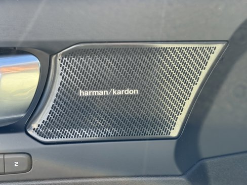 Certified 2024 Volvo XC40 B5 Plus image 18