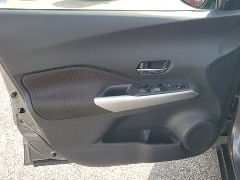 Certified 2020 Nissan Kicks SV image 14