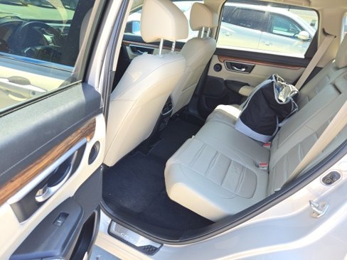 Used 2019 Honda CR-V Touring image 3