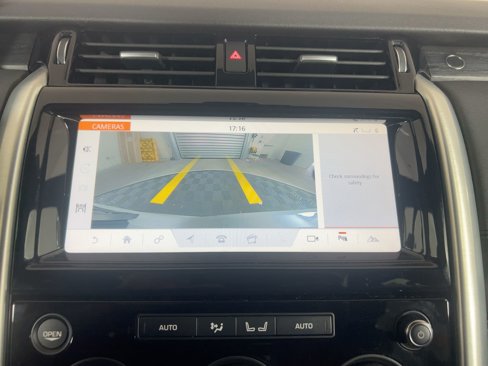 Used 2018 Land Rover Discovery HSE image 22