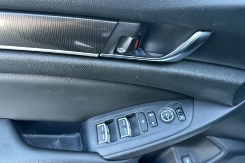 Used 2019 Honda Accord Sport image 12