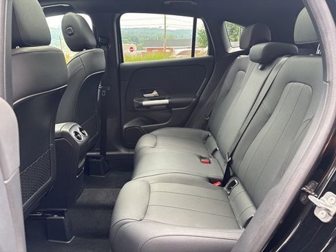 Used 2025 Mercedes-Benz GLA 250 4MATIC image 29