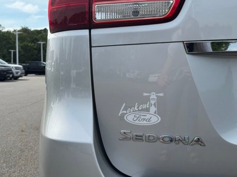 Used 2018 Kia Sedona SX Limited image 28