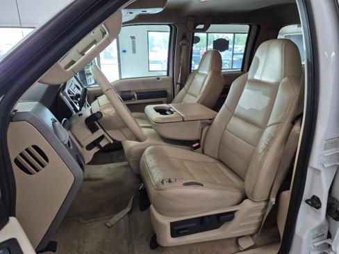 Used 2010 Ford F350 Lariat image 13