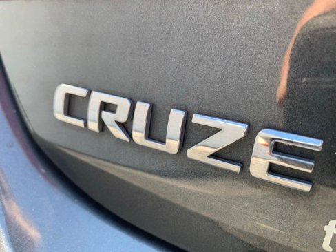 Used 2017 Chevrolet Cruze LT image 12