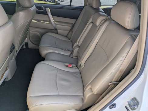 Used 2011 Toyota Highlander 2WD image 23