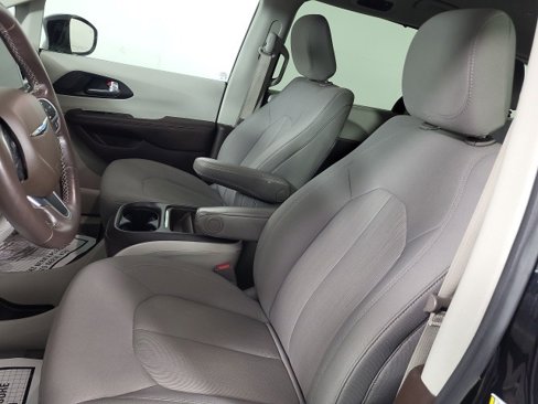 Used 2021 Chrysler Pacifica Touring w/ Cold Weather Group image 14