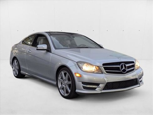 Used 2014 Mercedes-Benz C 250 Coupe image 3