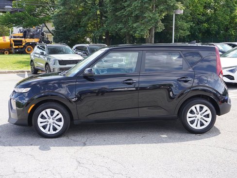 Used 2022 Kia Soul LX image 14