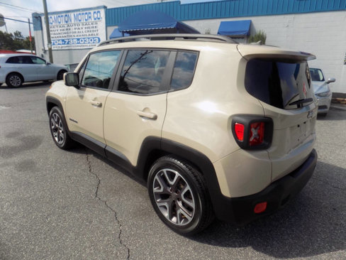 Used 2015 Jeep Renegade Latitude image 11