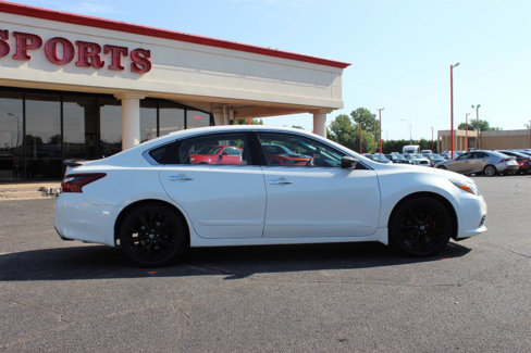 Used 2017 Nissan Altima 2.5 SR w/ Midnight Edition Package image 4