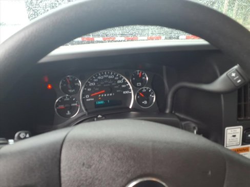 Used 2021 GMC Savana 3500 Extended w/ Power Convenience Package image 9
