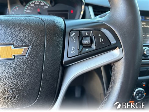 Used 2018 Chevrolet Trax LT w/ LT Convenience Package image 28