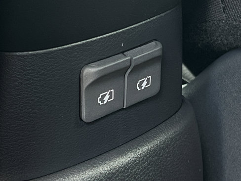 New 2025 Nissan Kicks Play S image 11