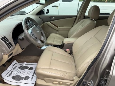 Used 2007 Nissan Altima 3.5 SL w/ Technology Pkg image 11