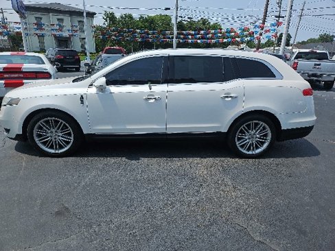 Used 2014 Lincoln MKT AWD w/ Equipment Group 201A image 5