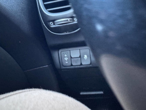 Used 2017 Kia Soul + image 32