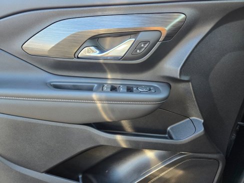 Used 2022 GMC Terrain SLE w/ LPO, Cargo Package image 19