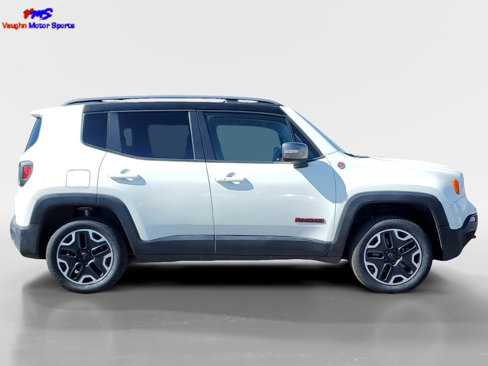 Used 2015 Jeep Renegade Trailhawk w/ Premium Leather Group image 7