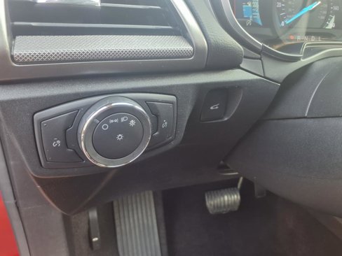 Used 2020 Ford Fusion SE image 15