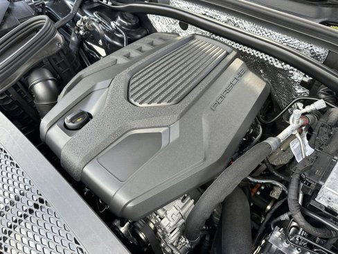 New 2025 Porsche Macan image 30