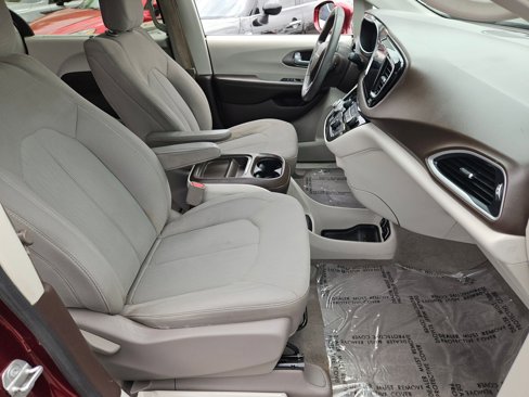 Used 2018 Chrysler Pacifica Touring Plus image 21