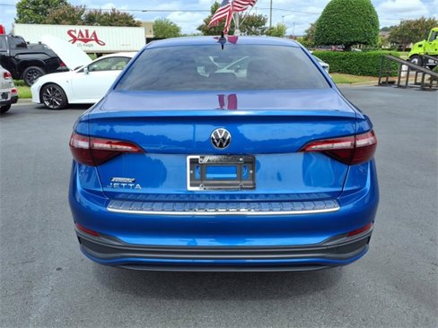 Used 2024 Volkswagen Jetta Sport image 2