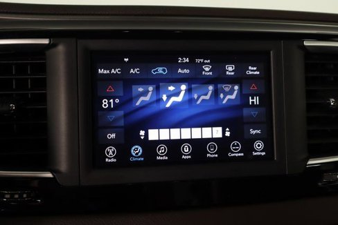Used 2018 Chrysler Pacifica Touring Plus image 33