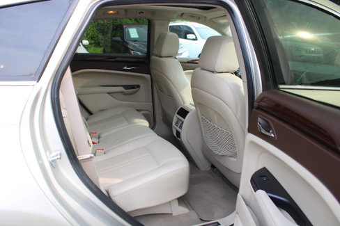Used 2013 Cadillac SRX Luxury image 28