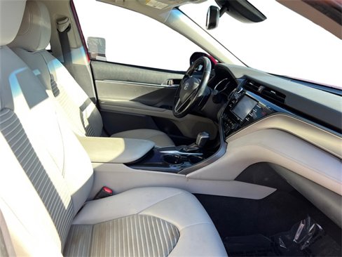 Certified 2019 Toyota Camry SE w/ Convenience Package image 16
