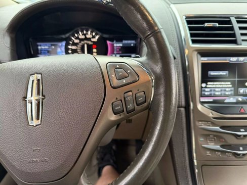 Used 2013 Lincoln MKX FWD image 26