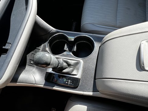 Used 2015 Toyota Highlander LE image 27