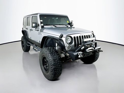 Used 2016 Jeep Wrangler Unlimited Sahara w/ Dual Top Group image 3