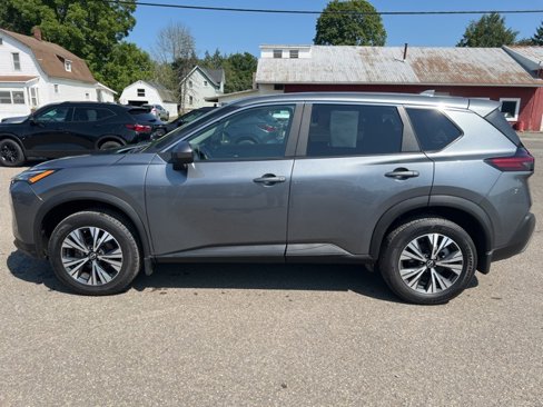 Used 2023 Nissan Rogue SV image 2