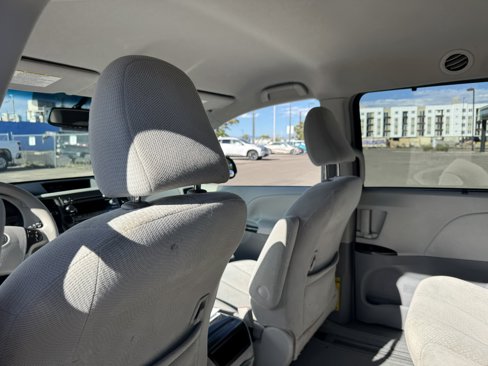 Used 2012 Toyota Sienna LE image 14