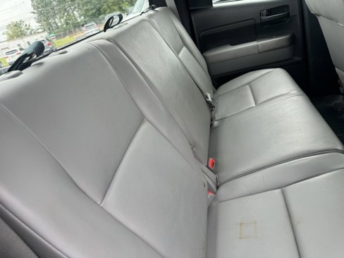 Used 2013 Toyota Tundra 4x4 Double Cab w/ Tow Pkg image 9