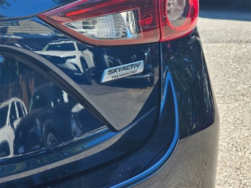 Used 2018 MAZDA MAZDA3 Touring image 17