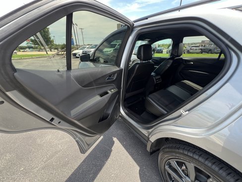 Used 2023 Chevrolet Equinox RS image 12
