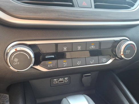 Used 2025 Nissan Altima 2.5 SV image 25