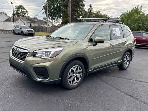 Used 2020 Subaru Forester Premium image 3