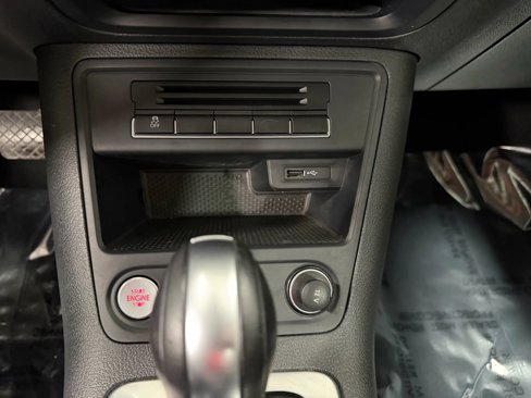 Used 2016 Volkswagen Tiguan S image 44
