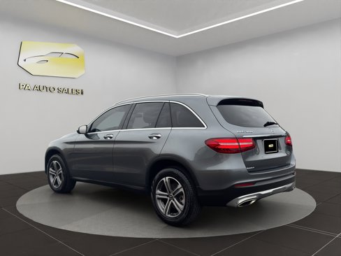 Used 2019 Mercedes-Benz GLC 300 4MATIC image 5