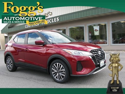 Used 2024 Nissan Kicks SV image 1