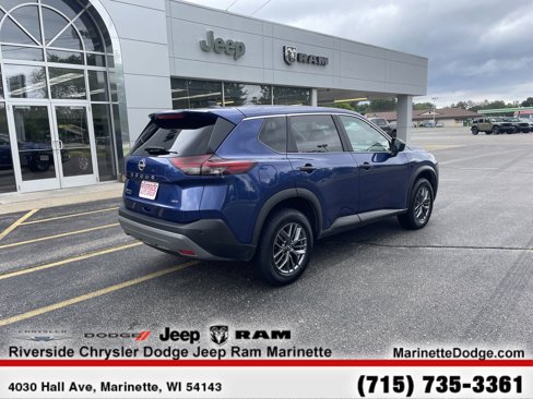 Used 2023 Nissan Rogue S image 36