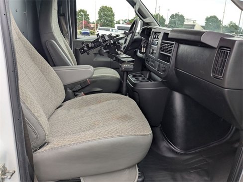 Used 2020 Chevrolet Express 2500 image 31