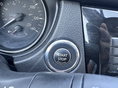 Used 2018 Nissan Rogue SV w/ Premium Package image 9