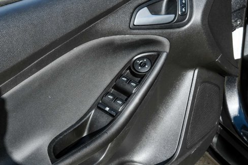 Used 2017 Ford Focus SEL image 35