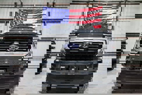 Used 2021 Ford F250 Platinum image 2